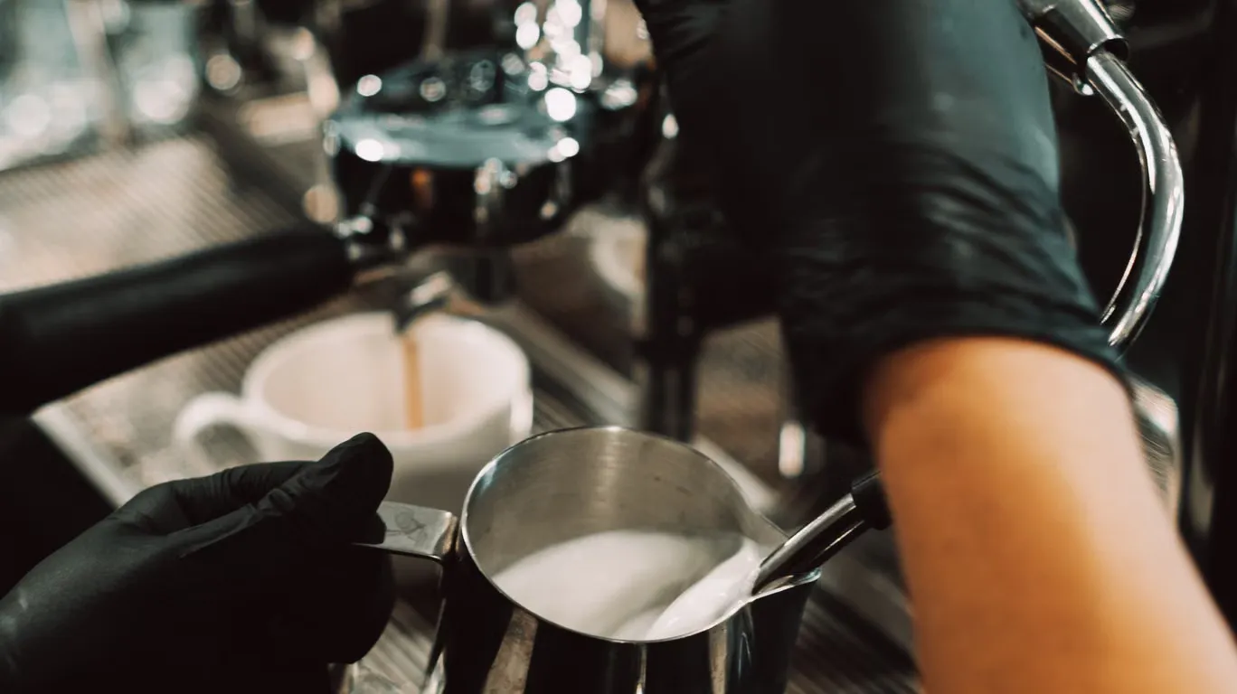 Cara Merawat dan Membersihkan Mesin Kopi agar Awet dan Rasa Tetap Konsisten